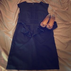 Black sleeveless dress